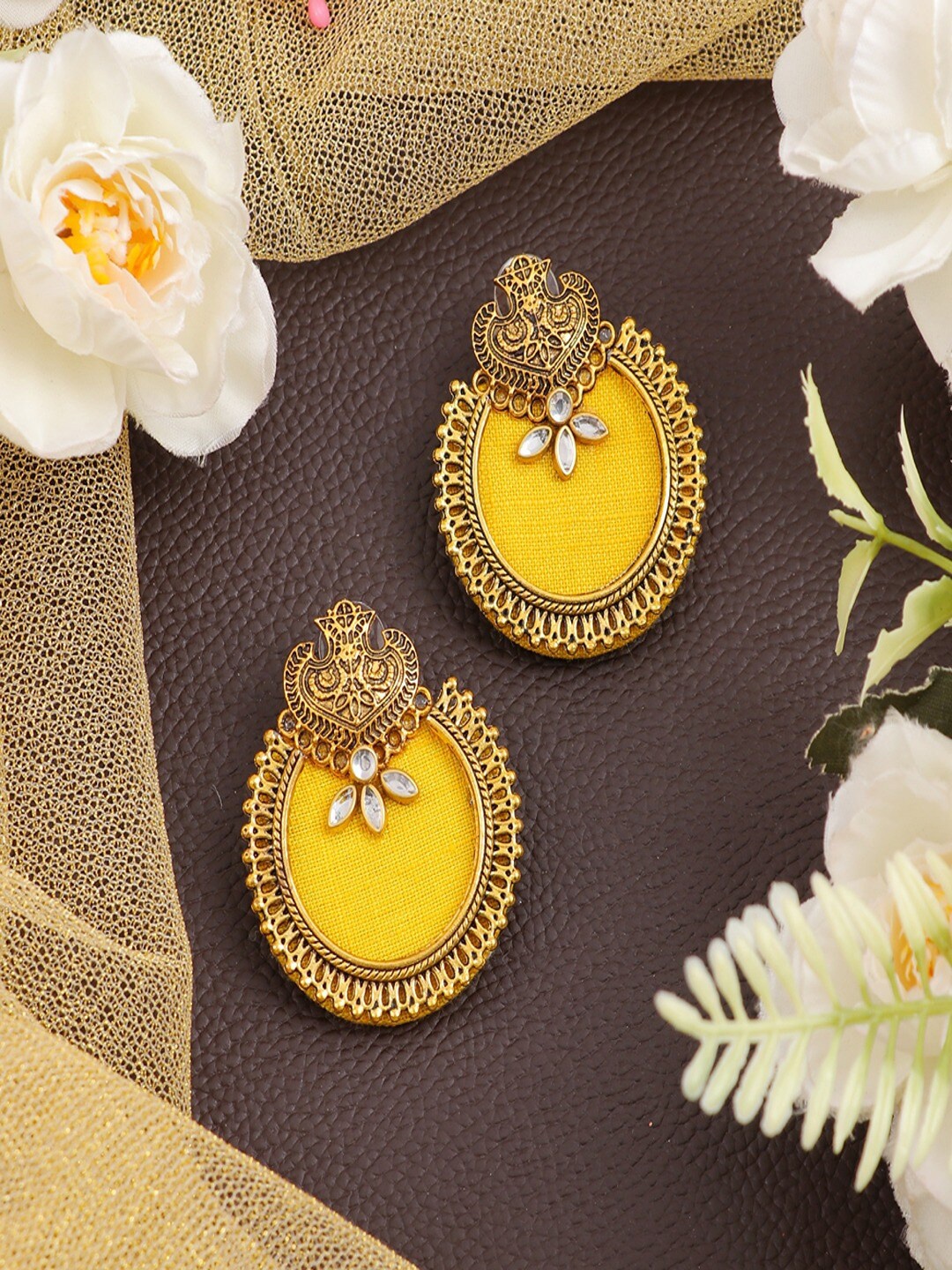 

UNIVERSITY TRENDZ Gold-Plated Kundan Stone Studded Drop Earrings