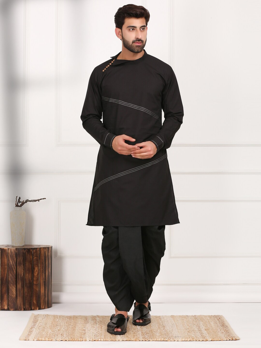 

MIDAV Mandarin Collar Long Sleeves Thread Work Cotton Kurta, Black