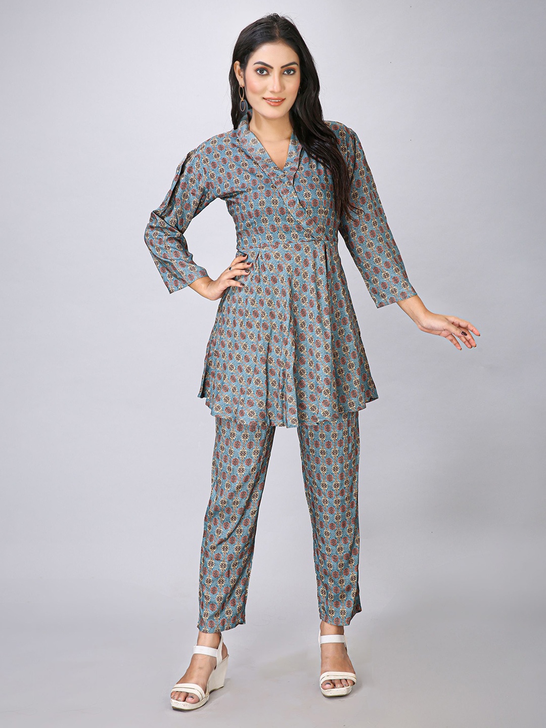

MAIYEE Floral Printed Tunic & Trousers, Blue