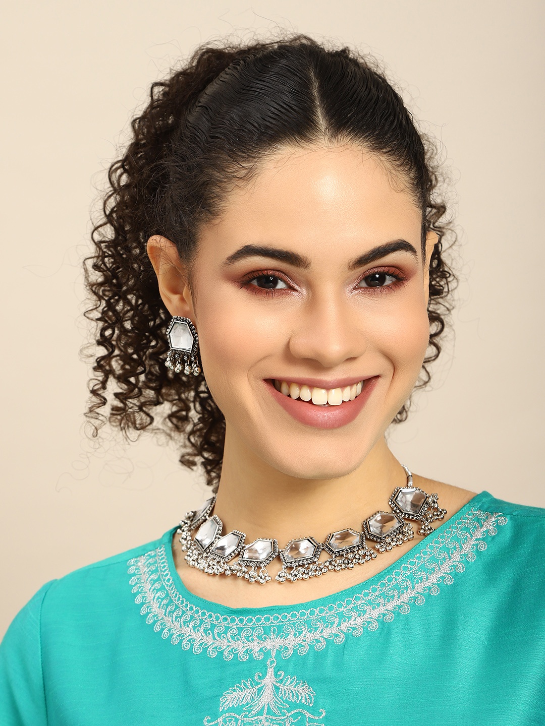 

Anouk Women Silver-Plated Necklace with Earrings