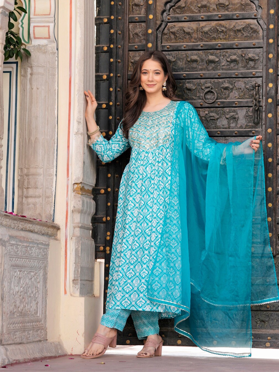 

KALINI Floral Printed Regular Thread Work Kurta with Trousers & With Dupatta, Turquoise blue