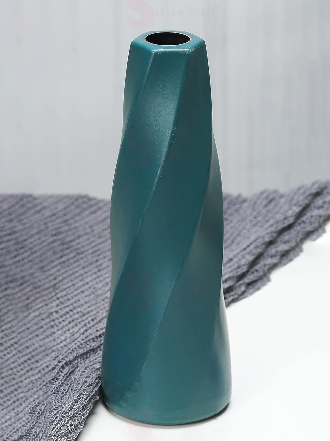 

Satyam Kraft Green Geometric Unbreakable Flower Vase