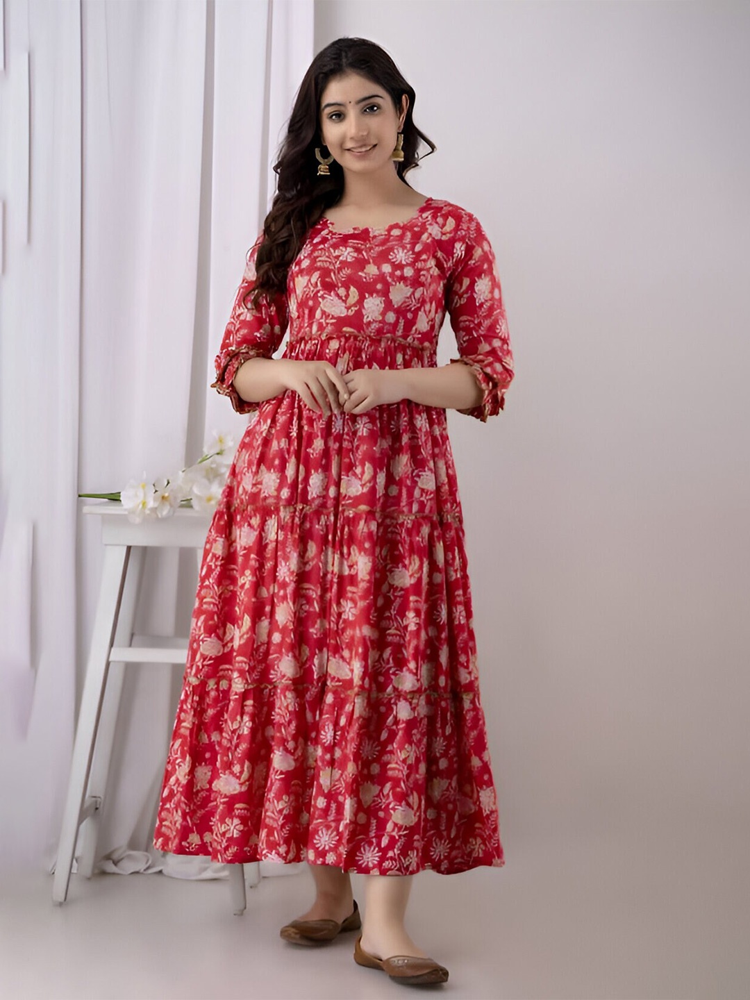 

Subh LAXMI Floral Printed Flared Sleeves Anarkali Kurta, Red