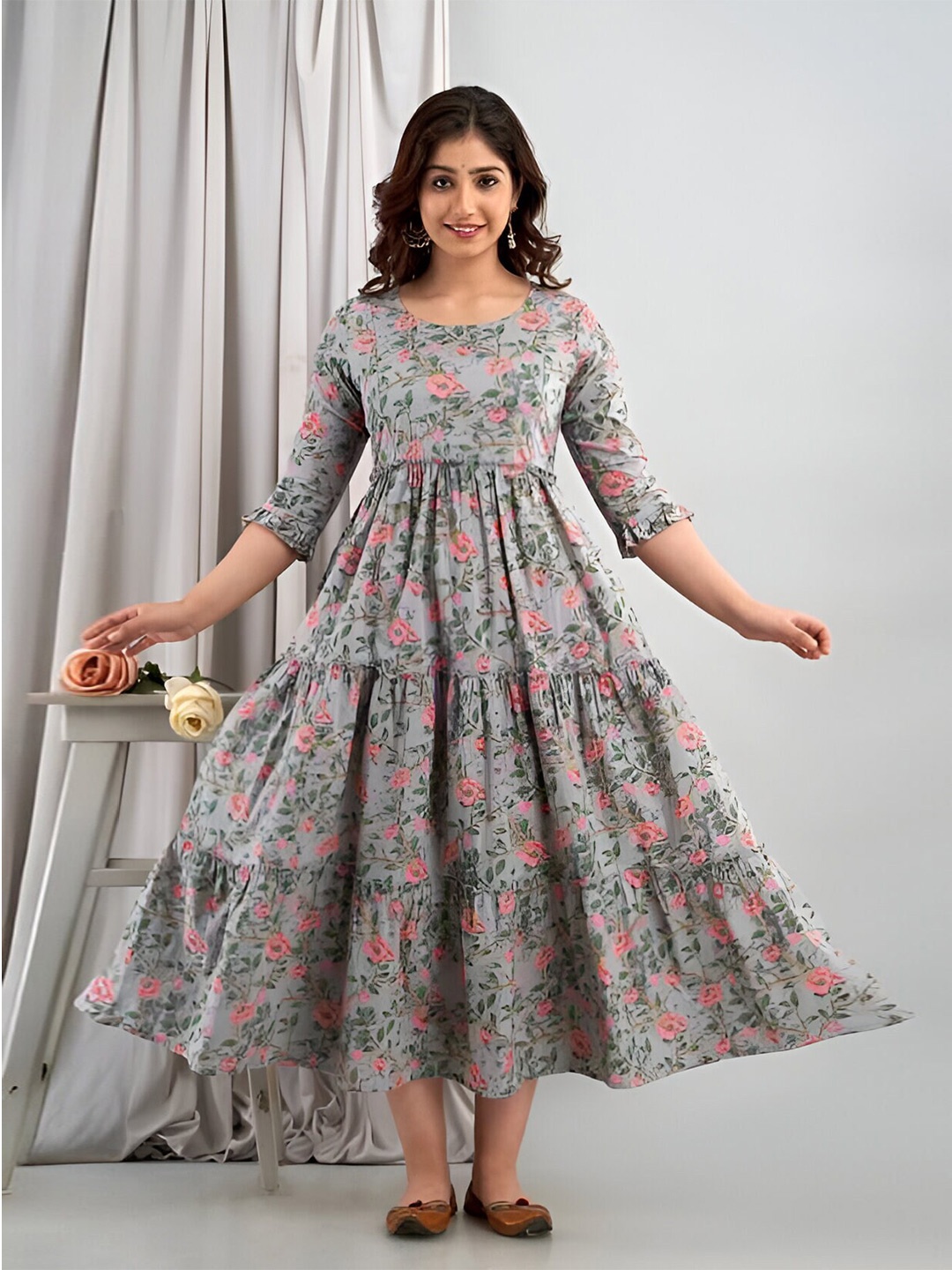 

Subh LAXMI Floral Printed A-line Kurta, Grey