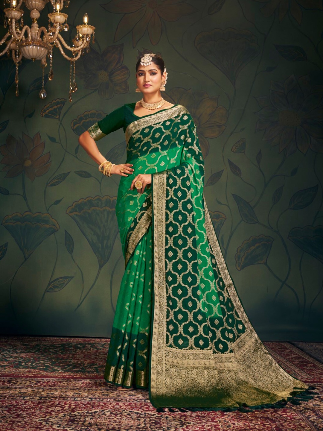 

DIVASTRI Ethnic Motifs Woven Design Zari Pure Georgette Banarasi Saree, Green