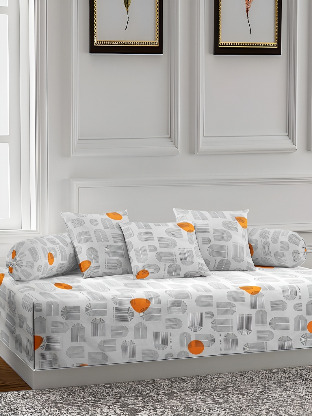 

Arrabi White & Black 6 Pieces Printed Diwan Set