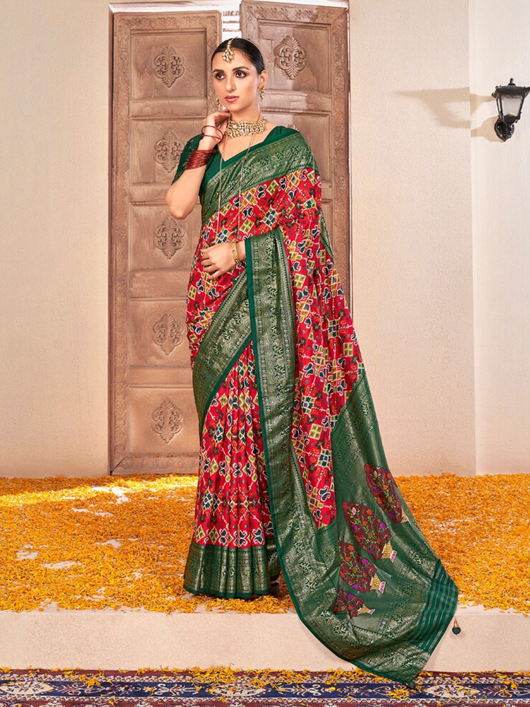 

Mitera Ethnic Zari Silk Cotton Saree, Red