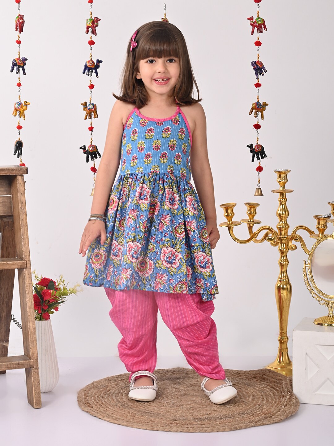 

Kinder Kids Girls Floral Printed Halter Neck Pure Cotton Kurta & Dhoti Pants, Blue