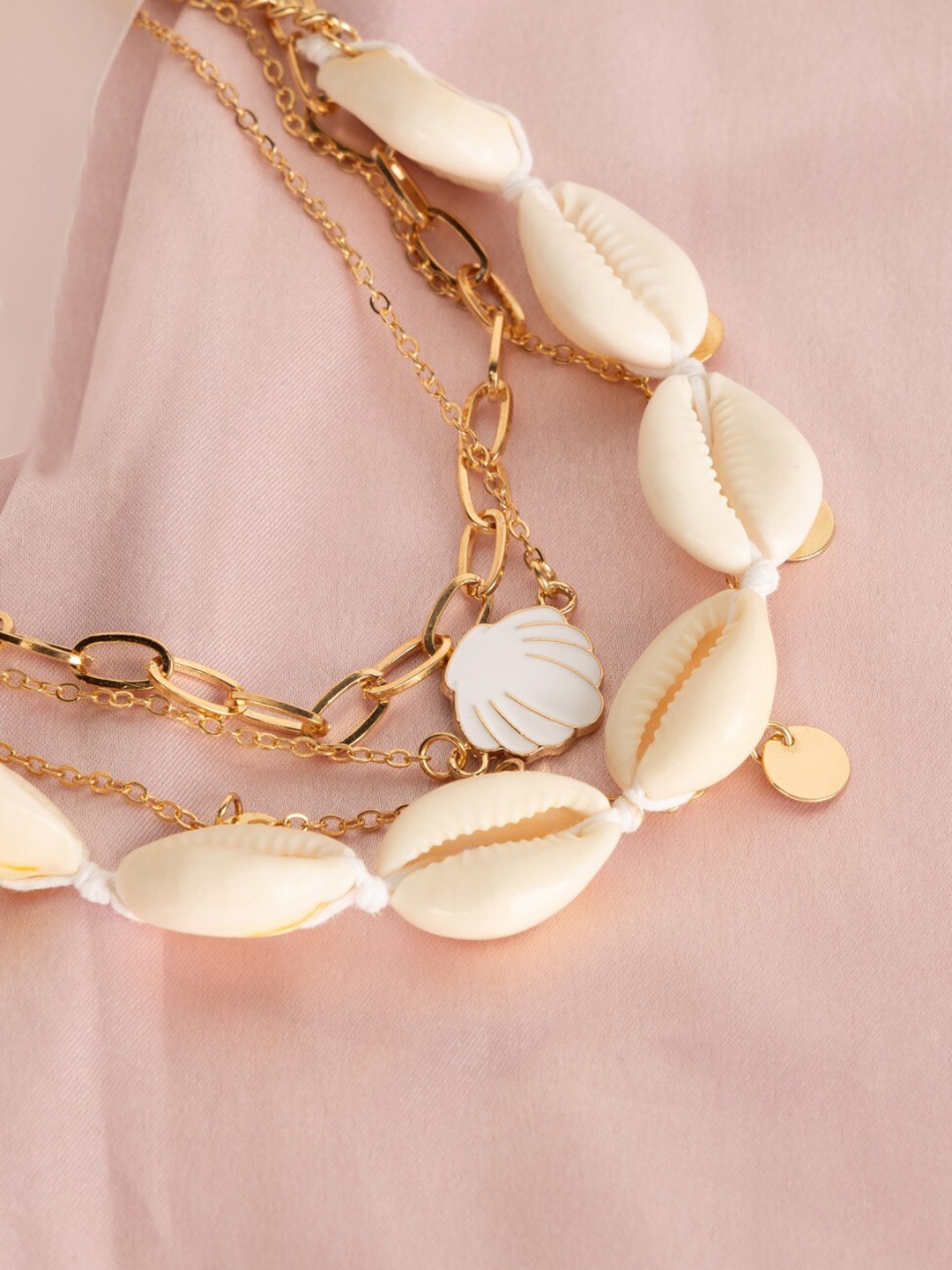 

Kazo Gold-Plated Shell Necklace