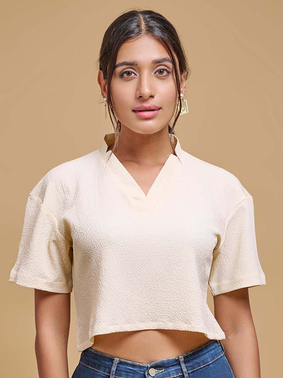 

Mimakiya V-Neck Short Sleeves High-Low Crop Top, Cream