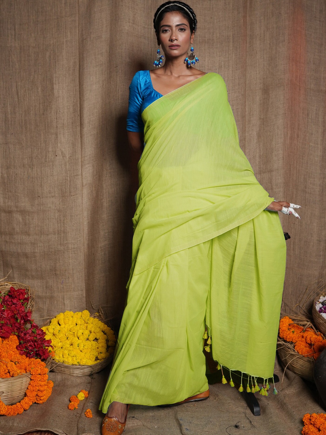 

Unnati Silks Woven Design Handloom Jamdani Pure Linen Saree, Green