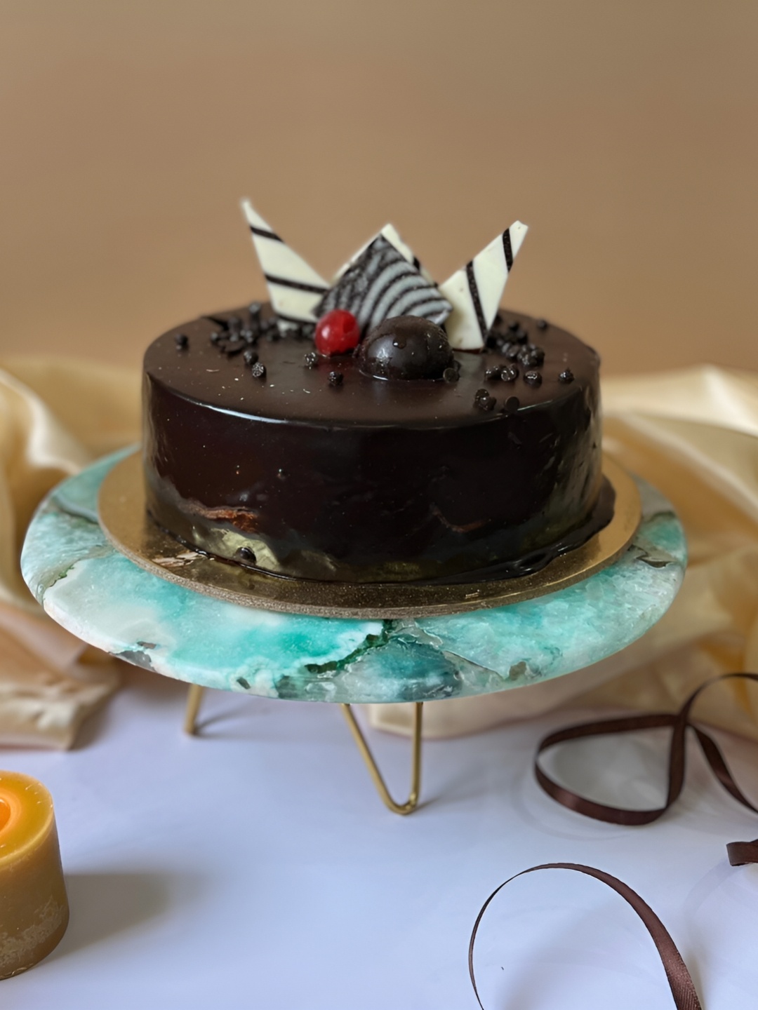 

HOMEARTE Turquoise Stoneware Easy to Clean Cake Stand with Metal Stand, Turquoise blue