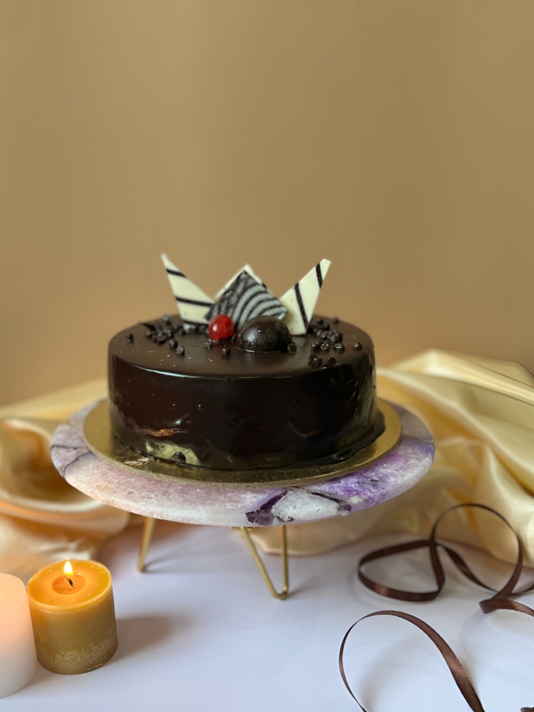 

HOMEARTE Purple Stoneware Easy to Clean Cake Stand with Metal Stand
