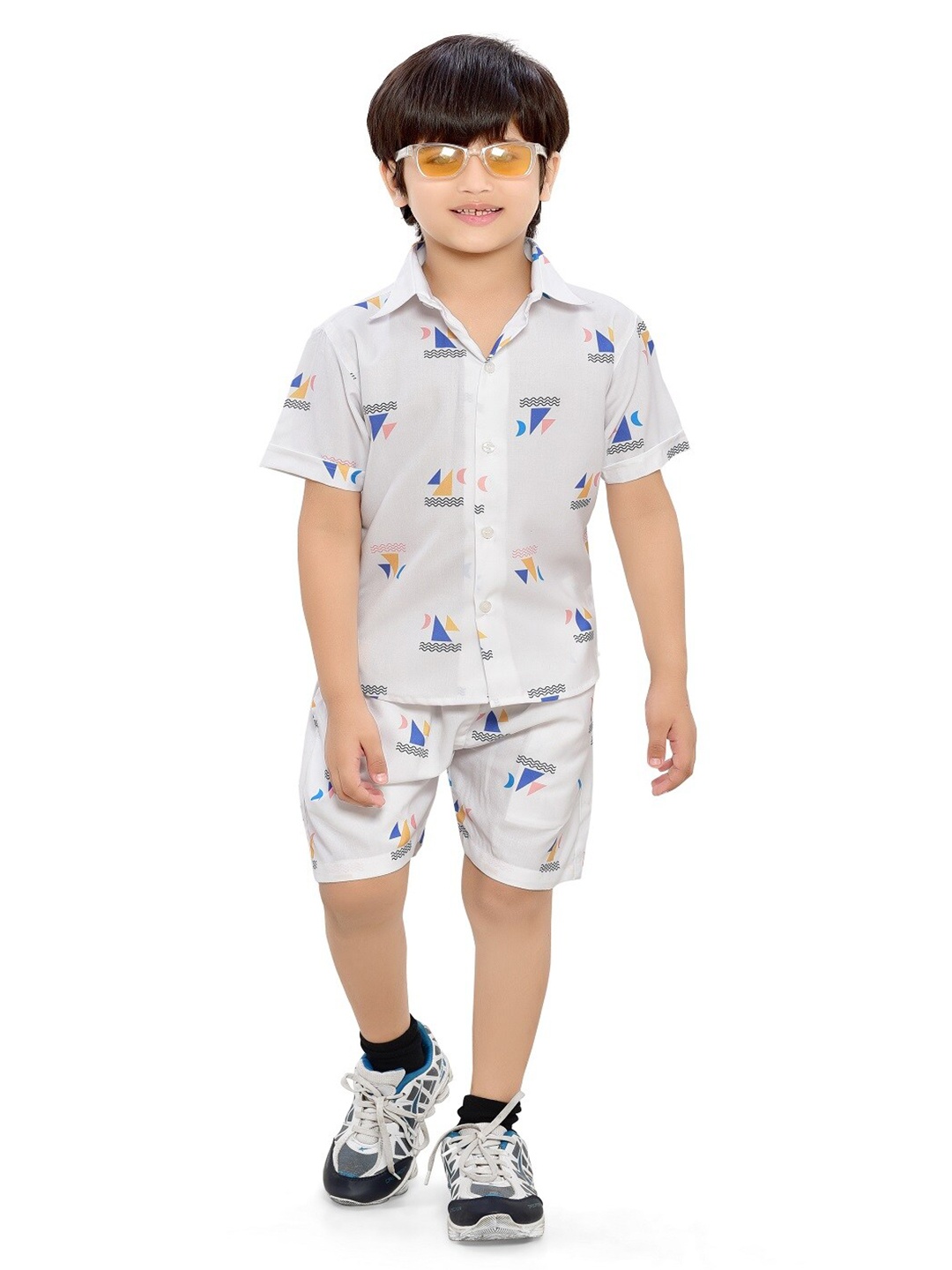 

BAESD Boys Printed Pure Cotton Shirt & Shorts, White