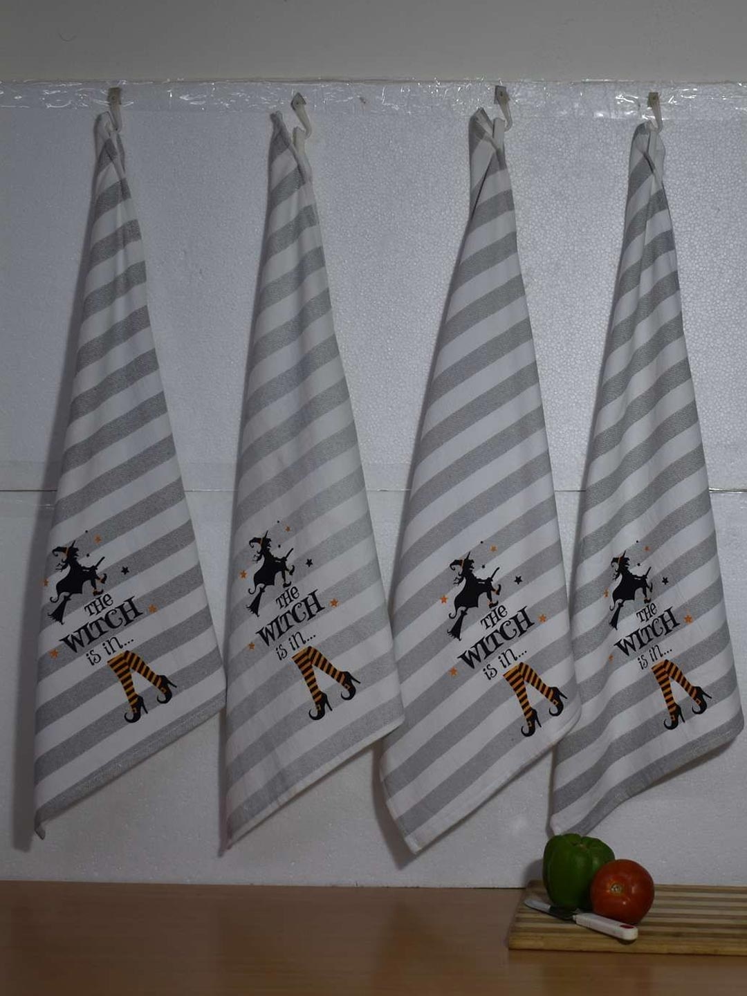 

Aura White & Blue 4Pcs Striped Cotton 300 GSM Kitchen Towels