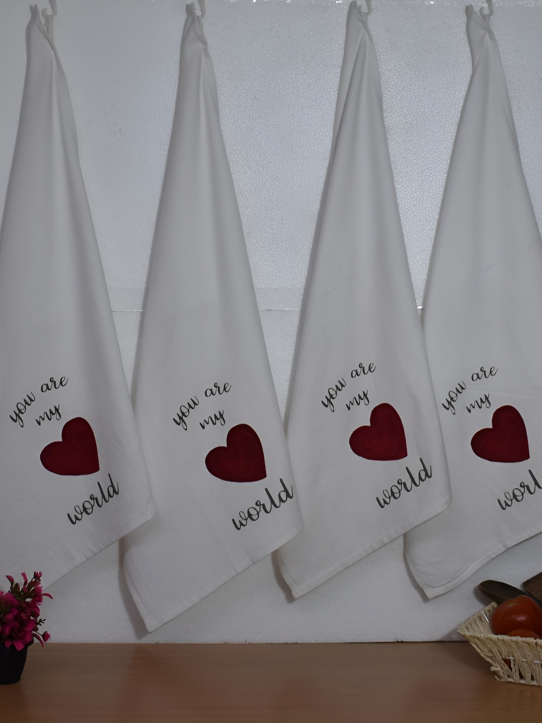 

Aura White 4 Pieces Printed 300 GSM Cotton Hand Towels
