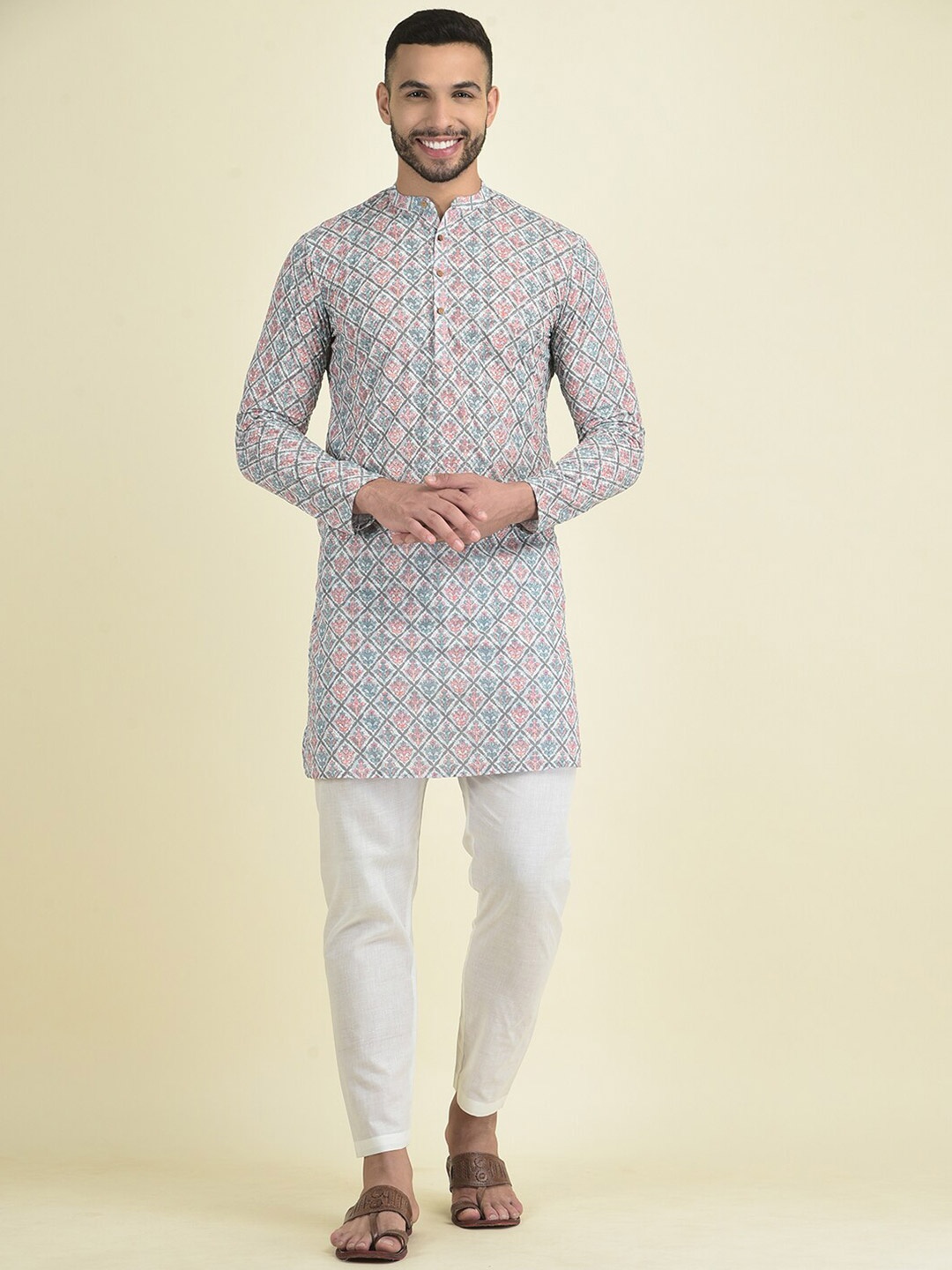 

DEYANN Mandarin Collar Long Sleeves Floral Printed Straight Kurta with Pyjamas, Off white