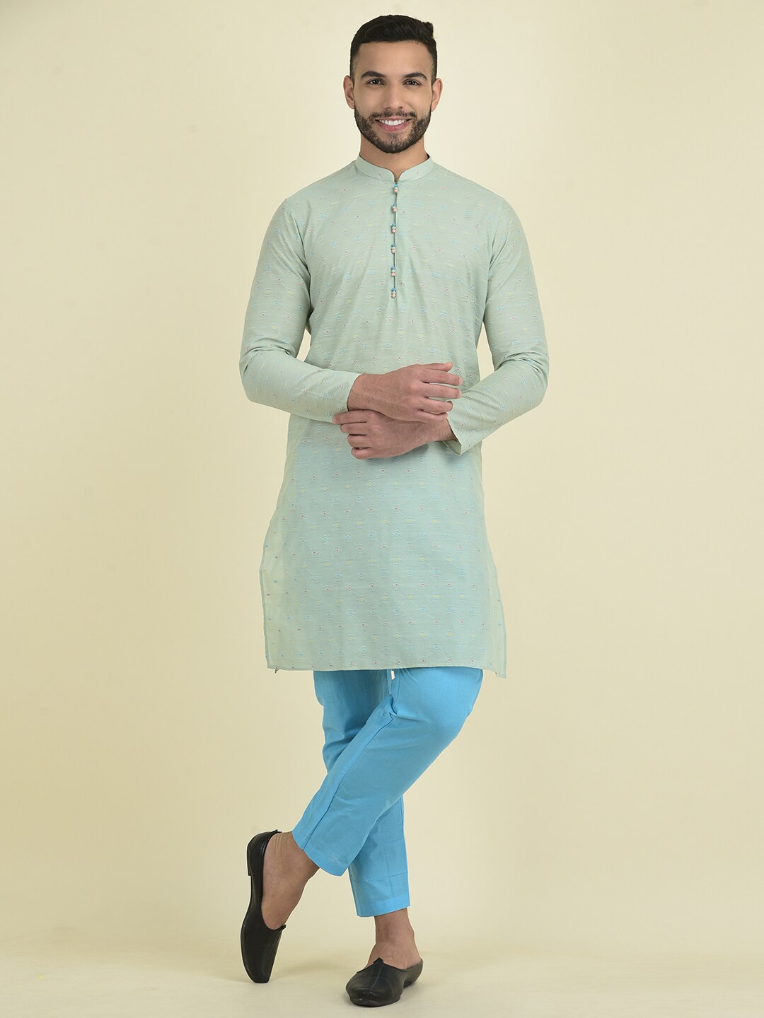 

DEYANN Mandarin Collar Long Sleeves Straight Kurta with Pyjamas, Green