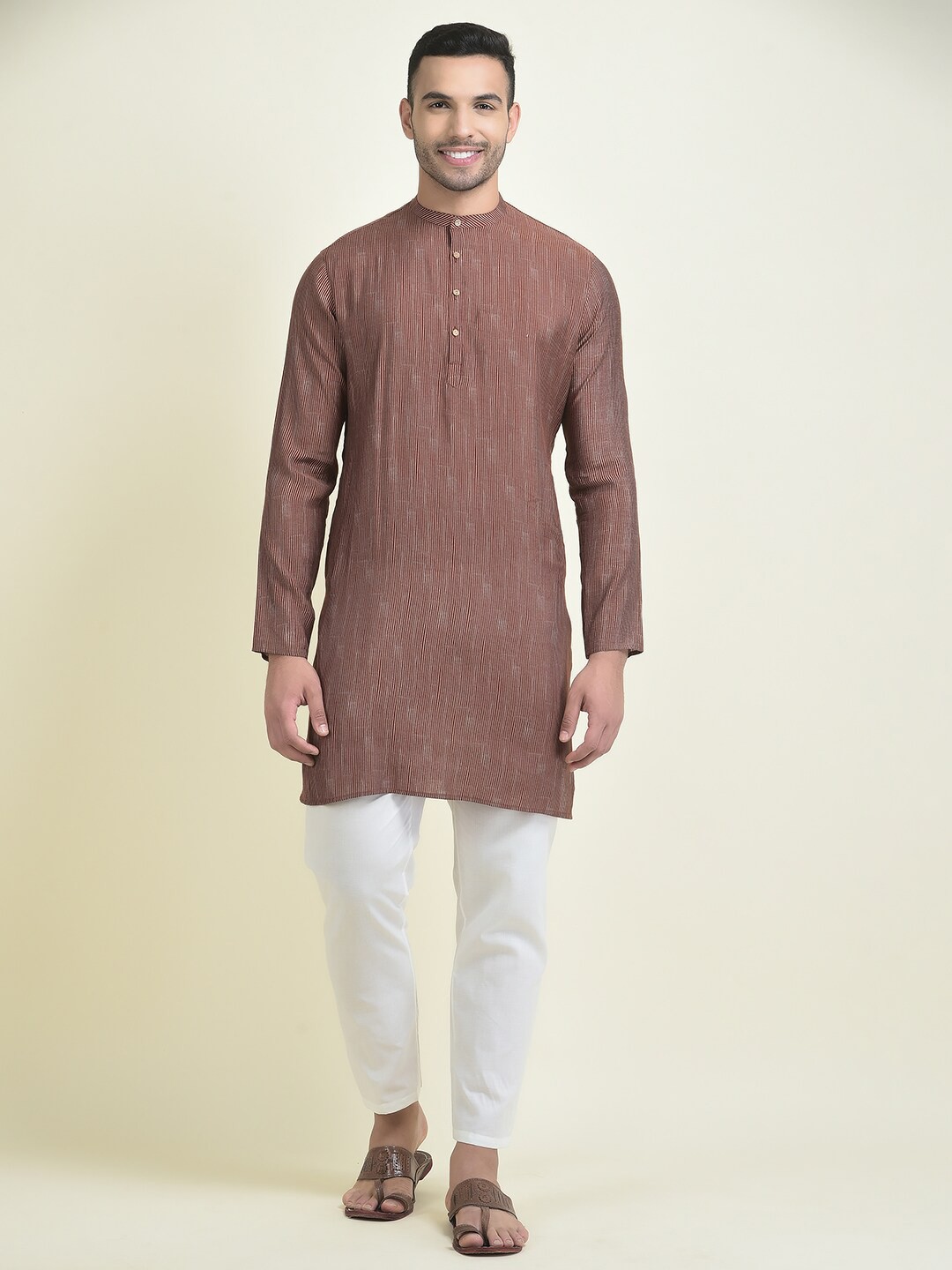 

DEYANN Striped Mandarin Collar Above Knee Straight Kurta with Pyjama, Maroon