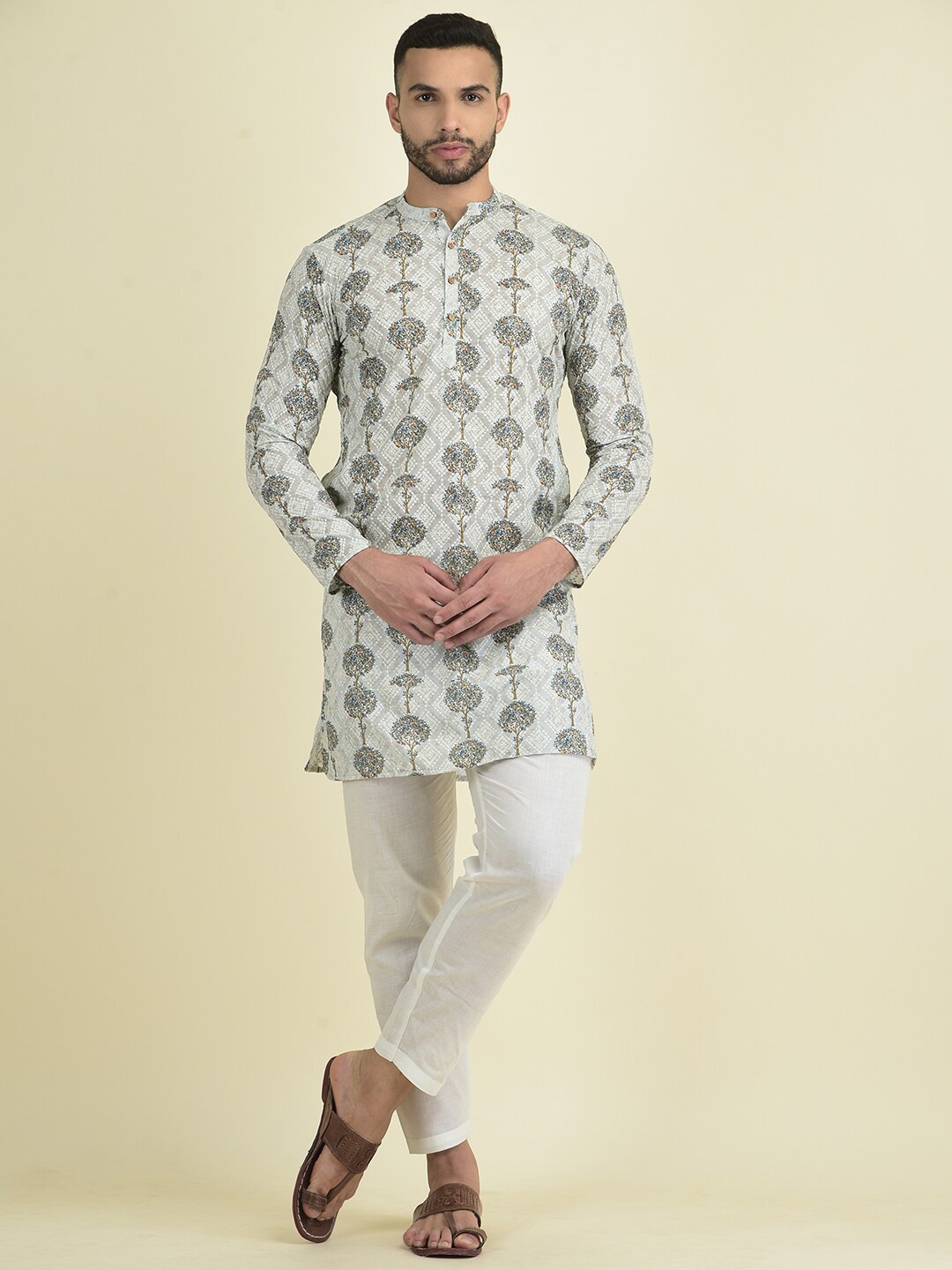 

DEYANN Ethnic Motifs Embroidered Regular Thread Work Kurta with Pyjamas, Off white