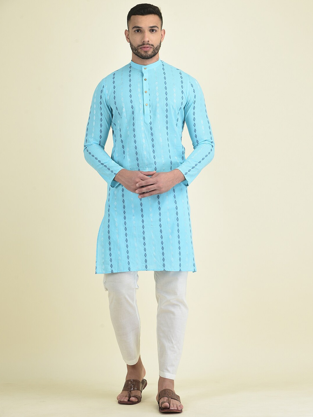 

DEYANN Self Design Woven Design Mandarin Collar Straight Kurta with Pyjamas, Blue
