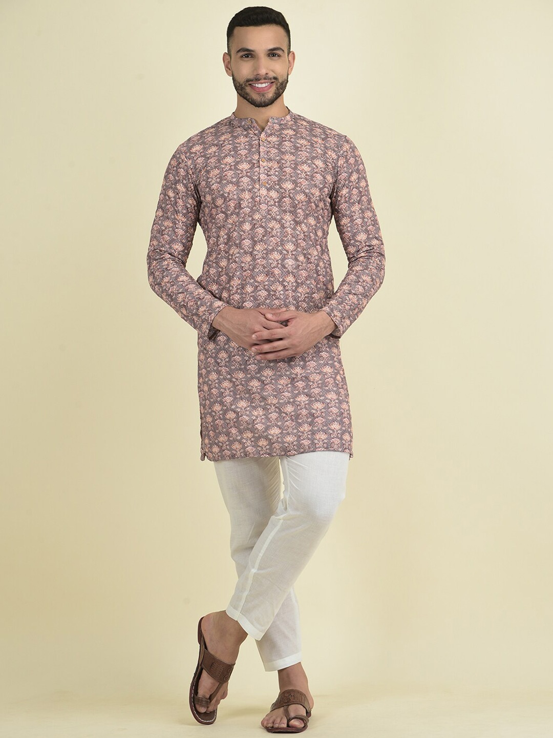 

DEYANN Ethnic Motifs Embroidered Regular Thread Work Kurta with Pyjamas, Brown