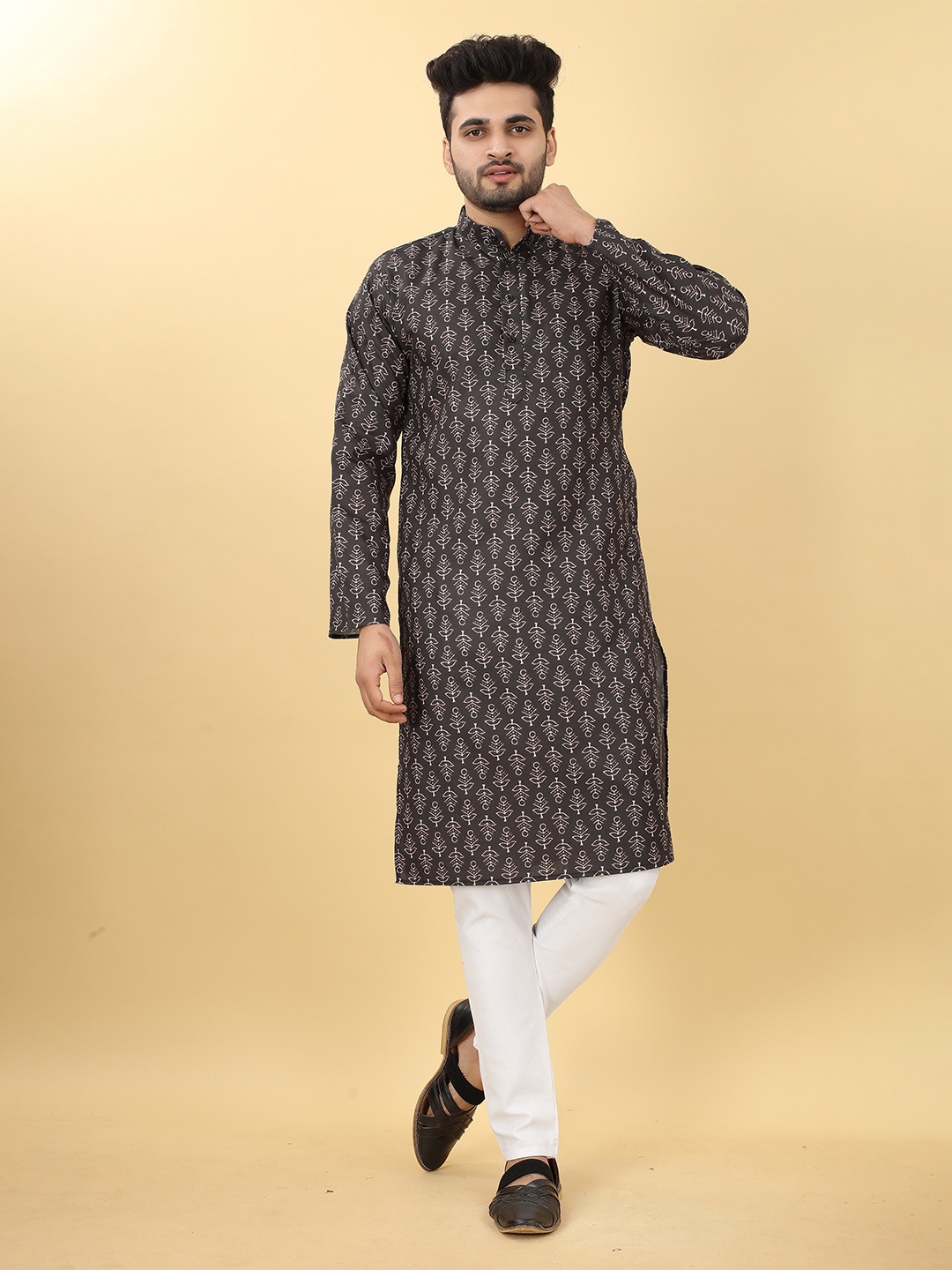 

HERE&NOW Ethnic Motifs Printed Mandarin Collar Straight Kurta, Black