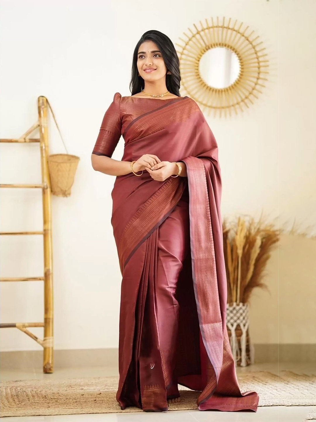 

RadadiyaTRD Zari Silk Cotton Banarasi Saree, Maroon