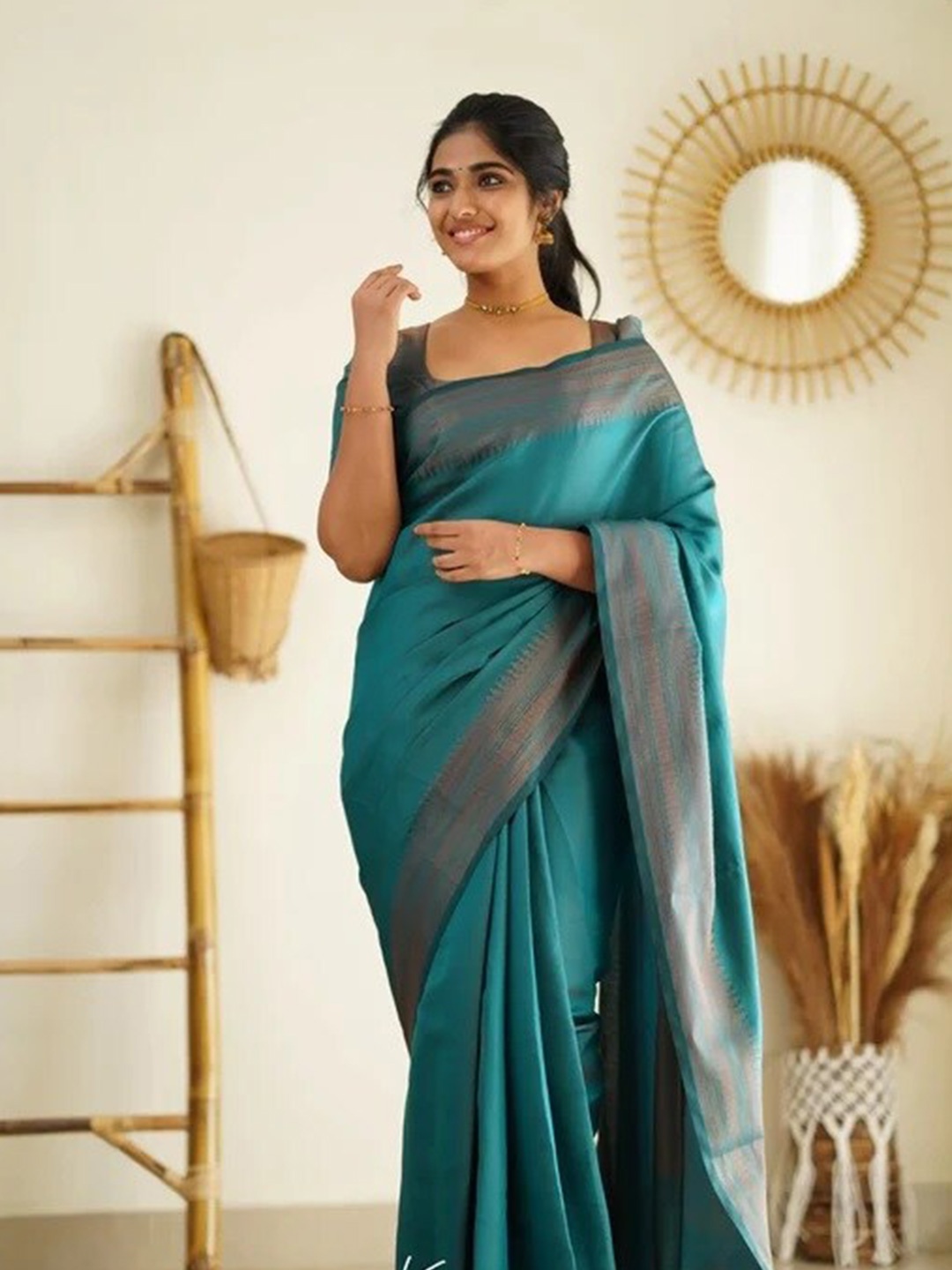 

RadadiyaTRD Zari Silk Cotton Banarasi Saree, Turquoise blue