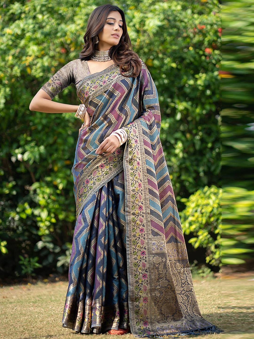 

Satrani Printed Jacquard Zari Organza Leheriya Saree, Blue