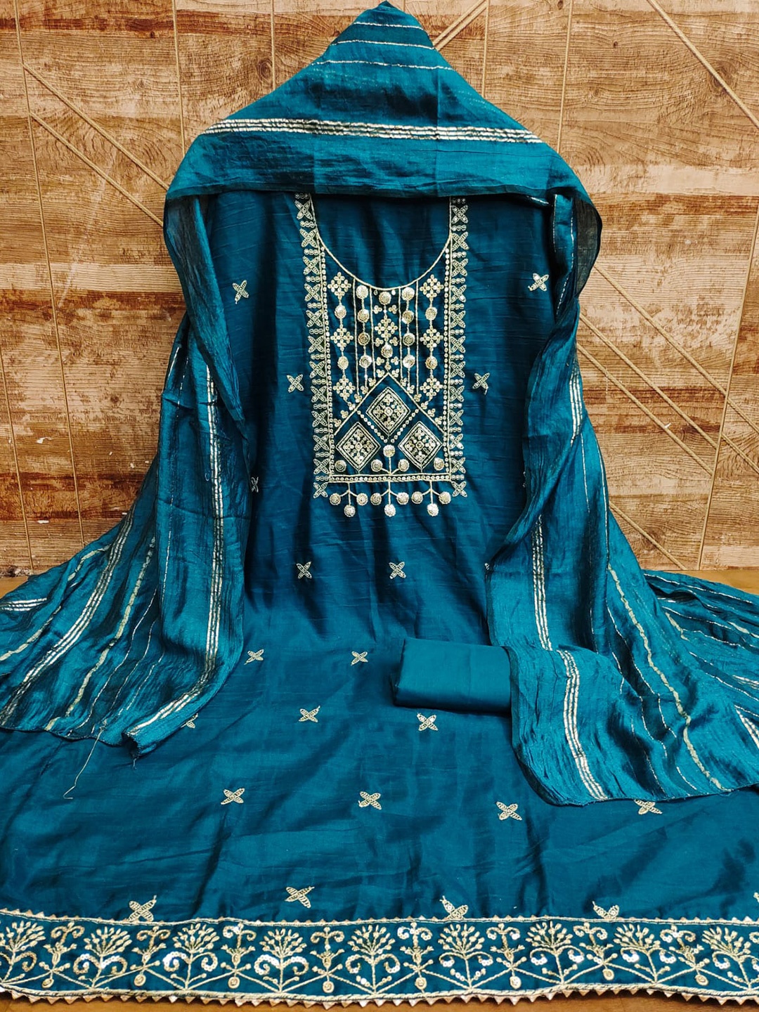 

ZEEPKART Ethnic Motifs Embroidered Unstitched Dress Material, Teal