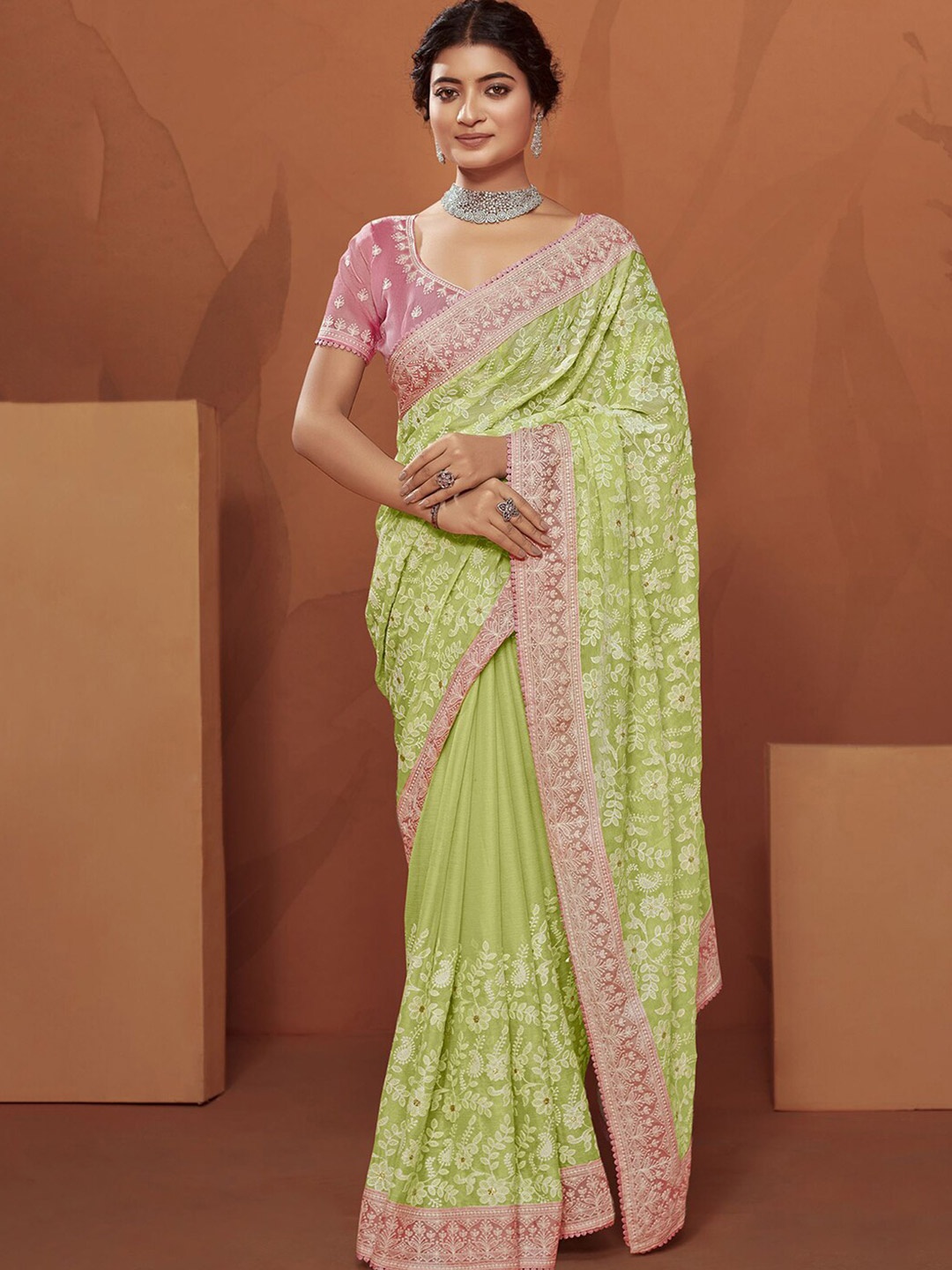 

Satrani Floral Lucknowi Chikankari Pure Chiffon Heavy Work Saree, Green