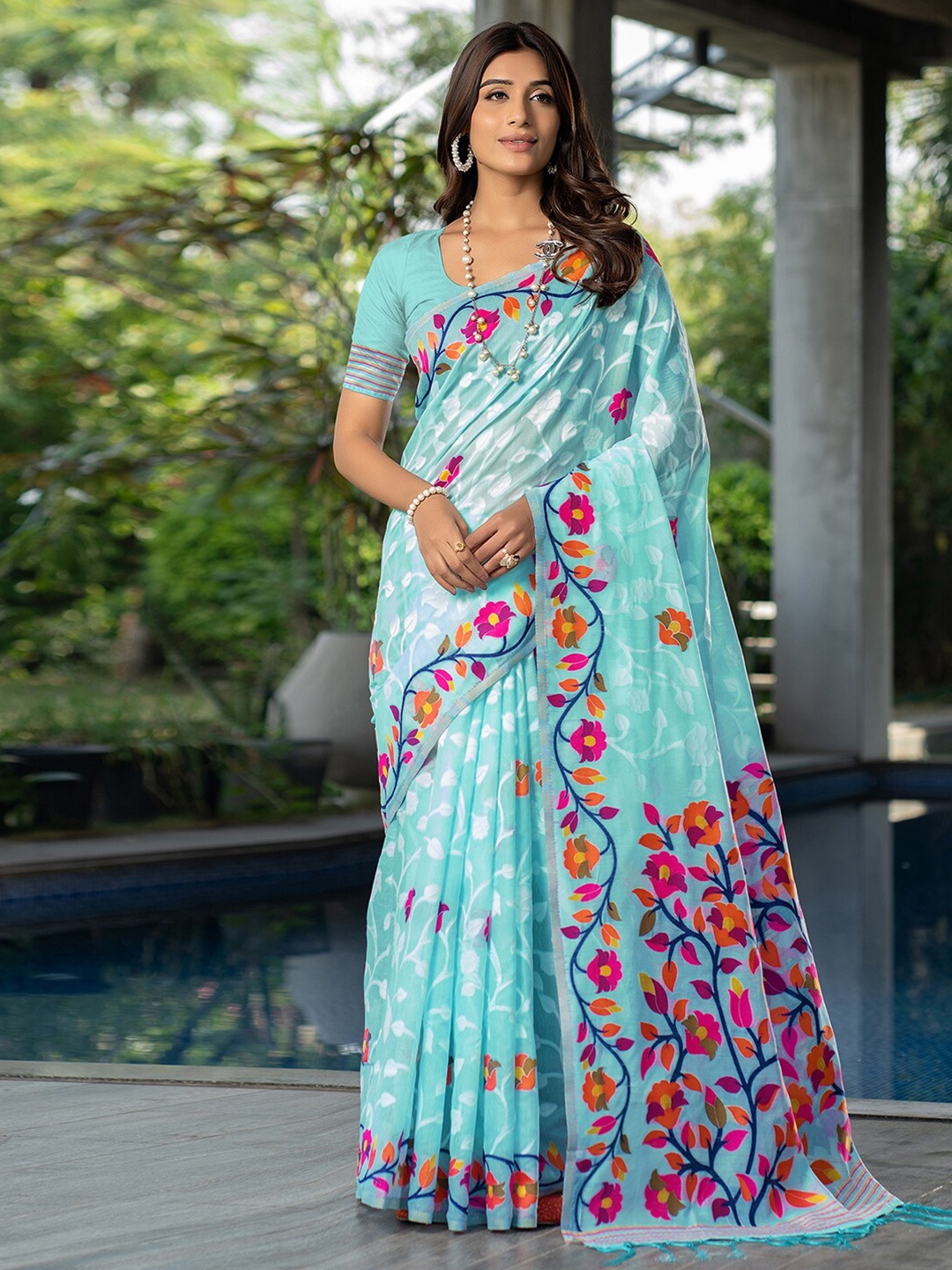 

Mitera Blue & Red Floral Woven Design Pure Cotton Jamdani Saree