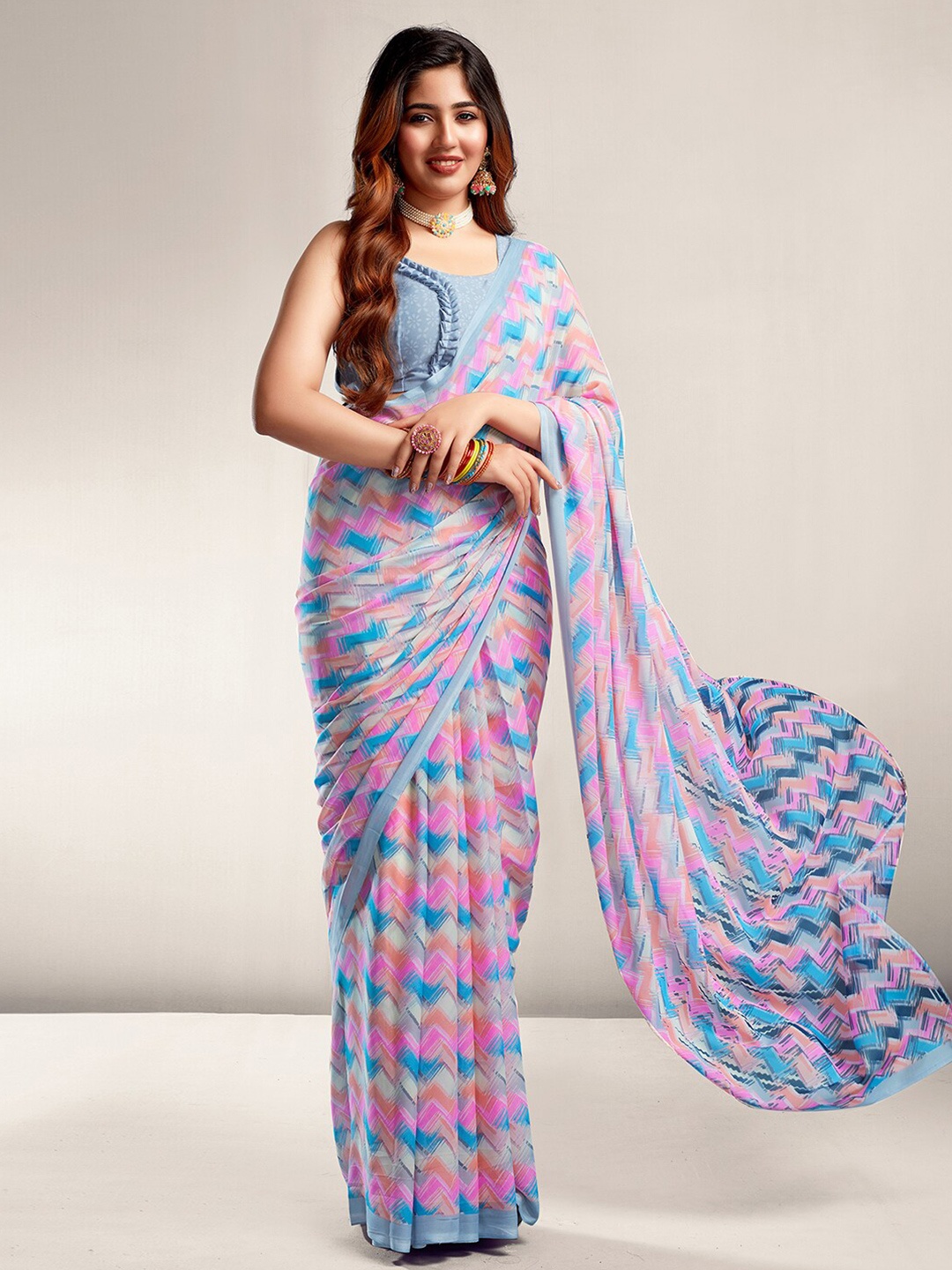 

KALINI Geometric Printed Saree, Blue