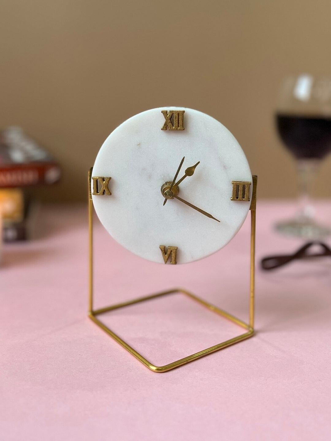 

HOMEARTE White & Beige Analogue Vintage Round Marble Desktop Table Clock