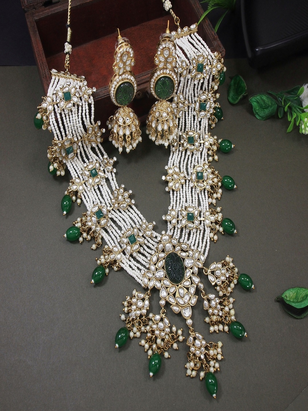 

I Jewels Gold-Plated Kundan Studded & Beaded Jewellery Set
