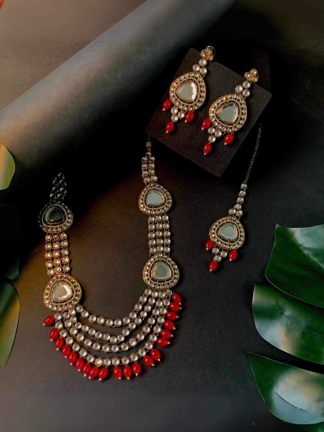 

I Jewels Gold-Plated Kundan Studded & Beaded Jewellery Set