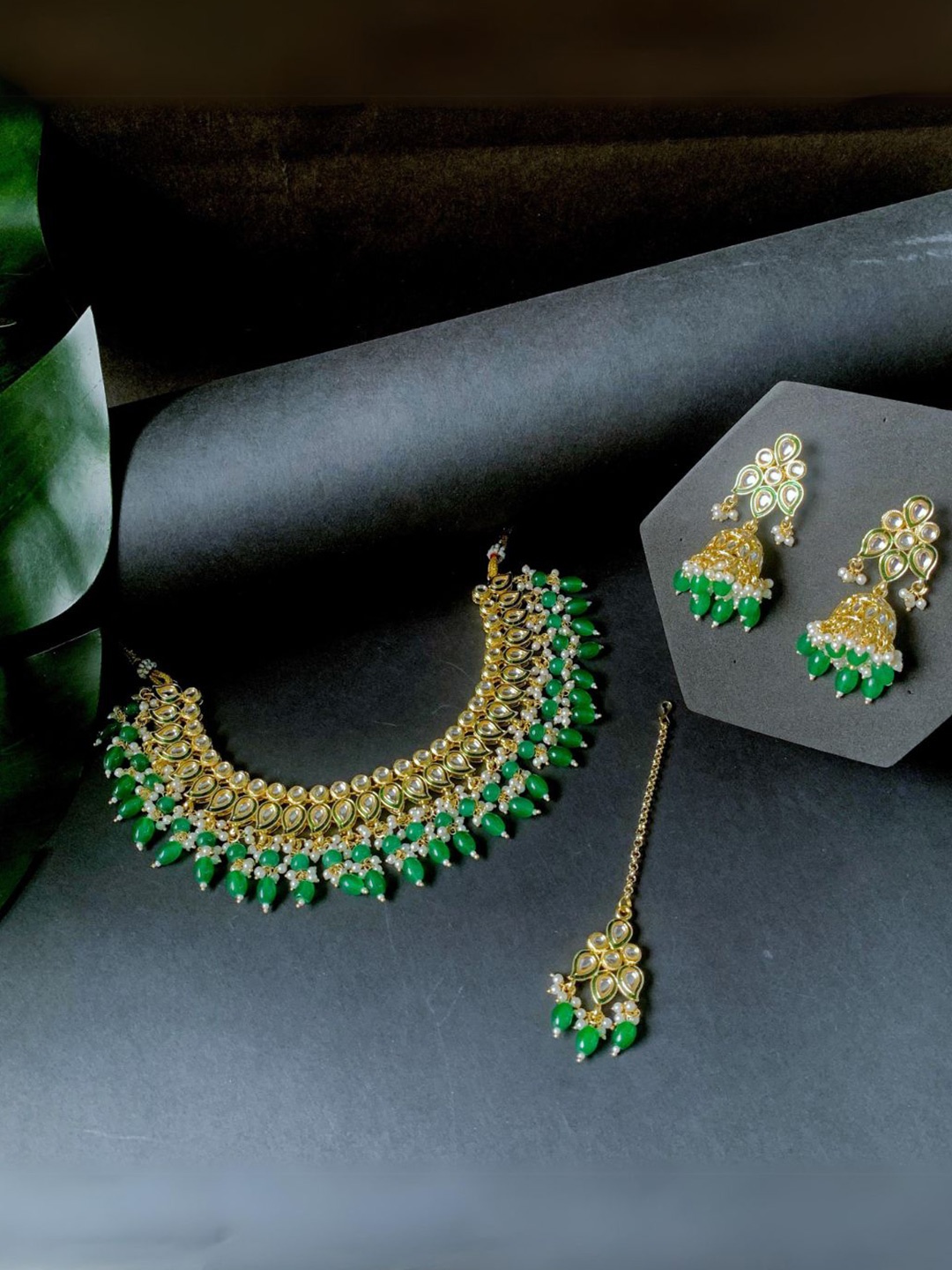 

I Jewels Gold-Plated Stone-Studded Jewellery Set, Green