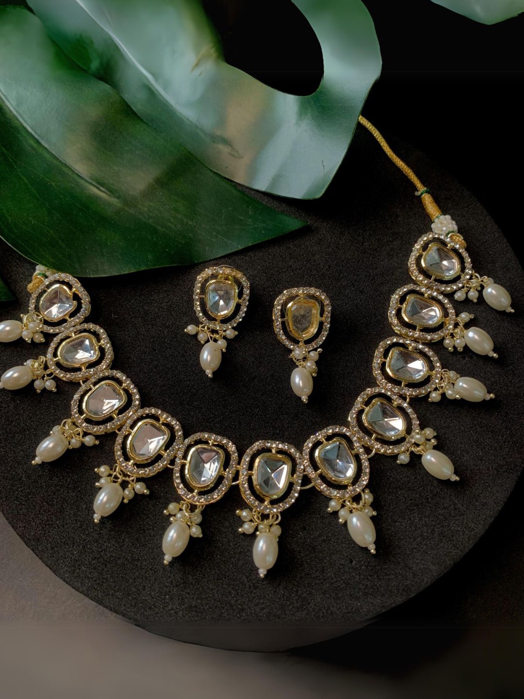 

I Jewels Gold-Plated Kundan Studded & Beaded Jewellery Set