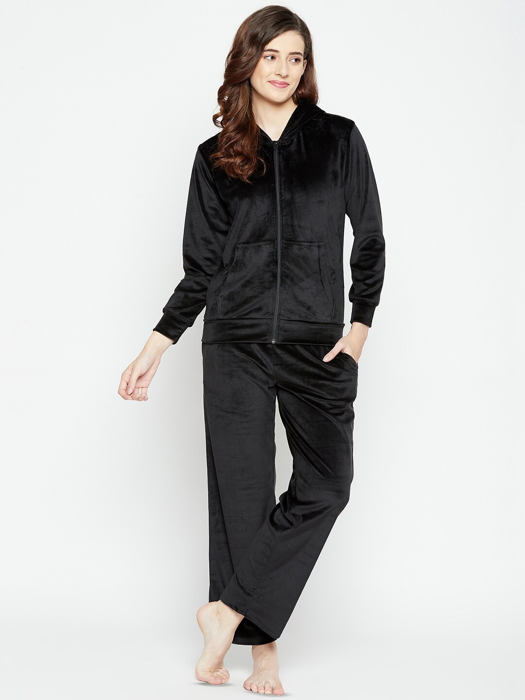

CHILL WINSTON Long Sleeves Hood Velvet Night Suits, Black