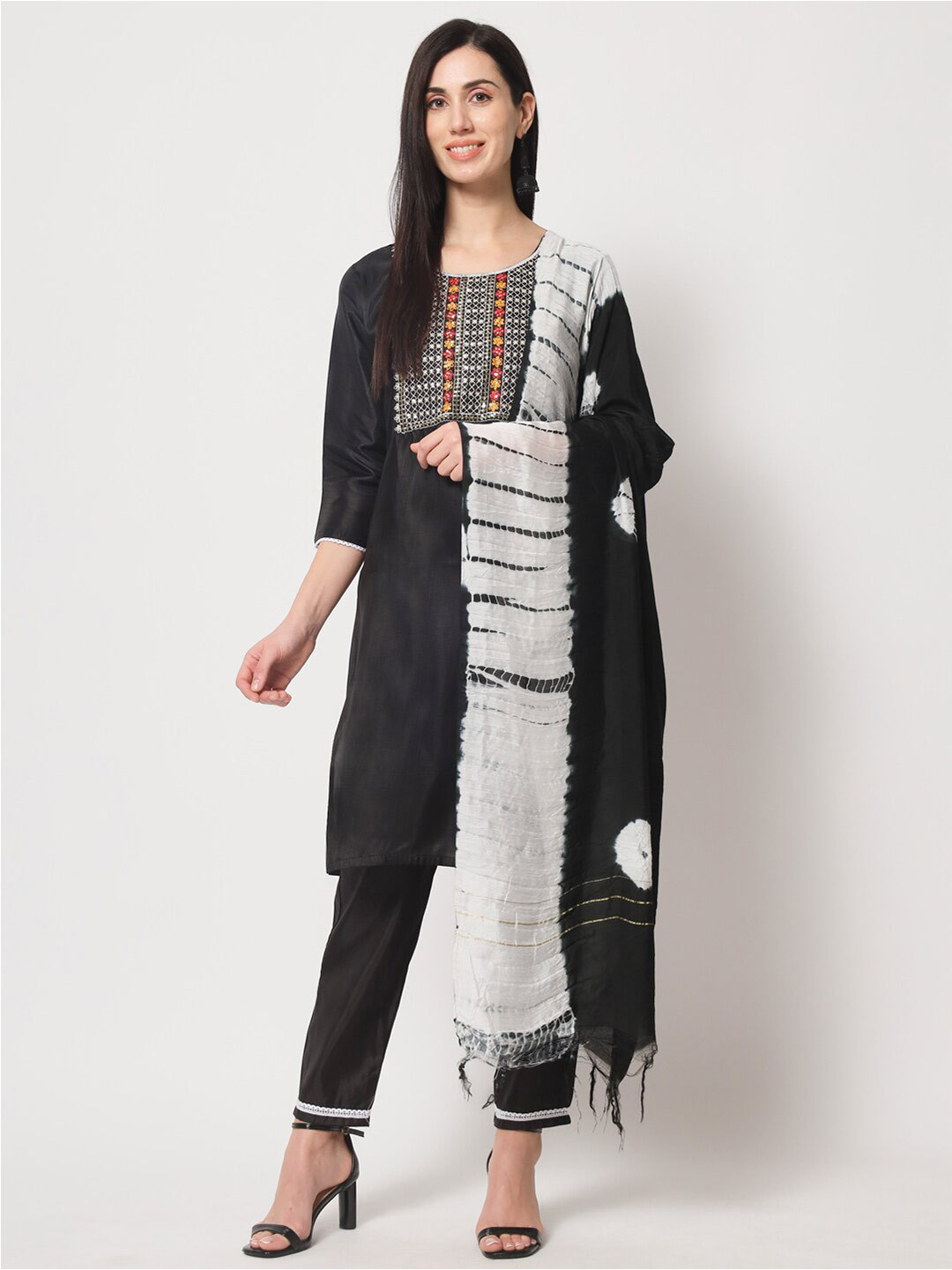 

Angroop Ethnic Motifs Embroidered Straight Kurta With Trousers & Dupatta, Black