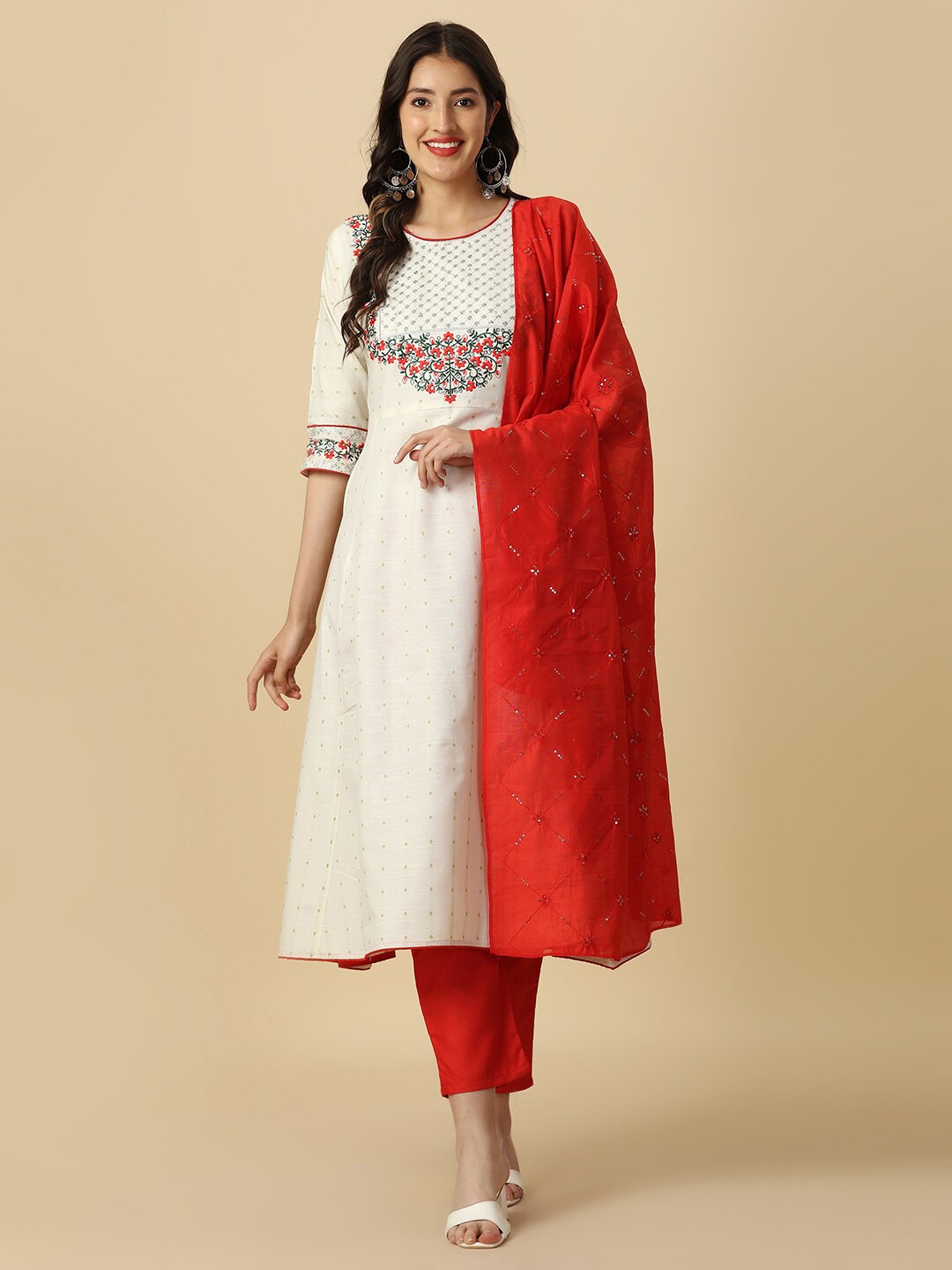 

Angroop Floral Embroidered Regular Sequinned Pure Cotton Kurta with Trousers & Dupatta, Off white