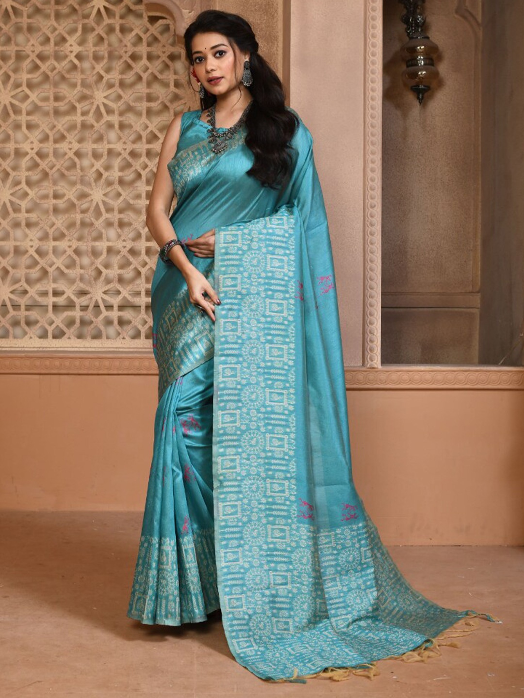 

NK Textiles Sea Green & Beige Warli Raw Silk Bhagalpuri Saree