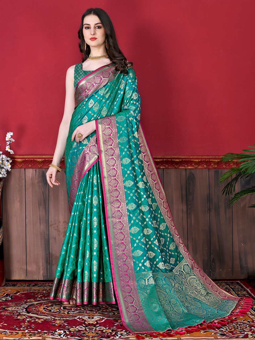 

ZILVIRA Woven Design Zari Kanjeevaram Saree, Sea green