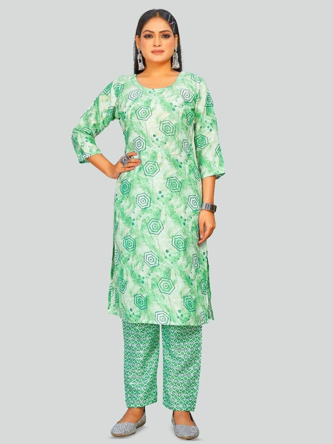 

Sitanjali Printed Straight Kurta with Trouser, Green