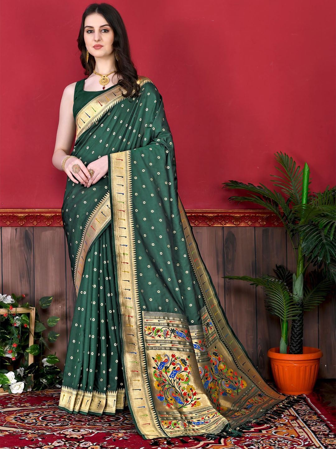 

ZILVIRA Woven Design Zari Pure Silk Paithani Saree, Green