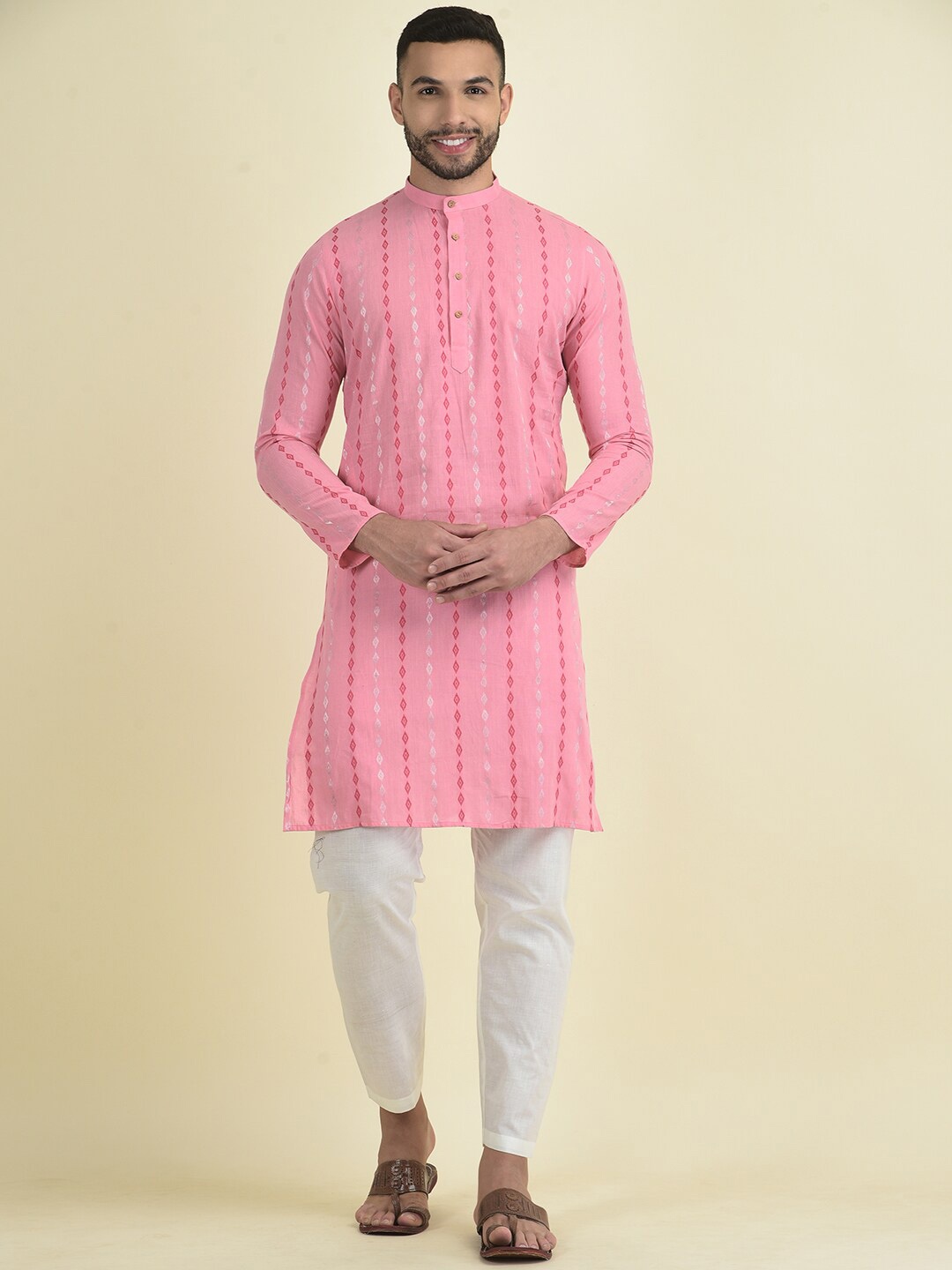 

DEYANN Geometric Woven Design Regular Kurta with Pyjamas, Pink