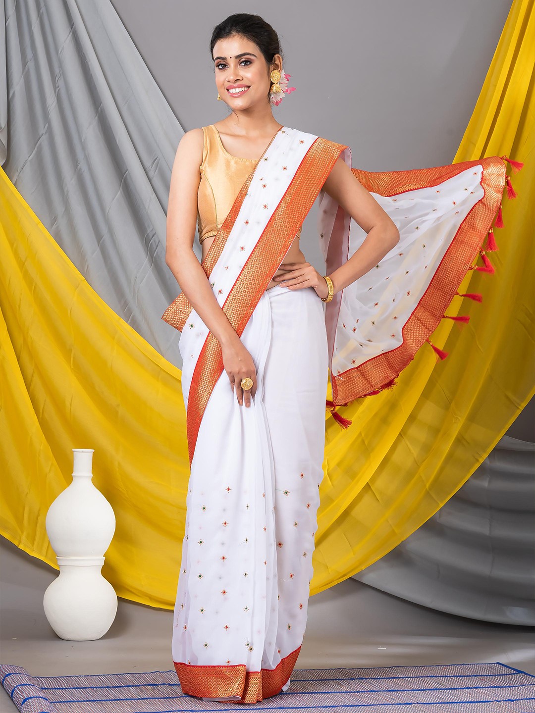

MAHALASA Ethnic Motifs Embroidered Zari Pure Cotton Saree, White