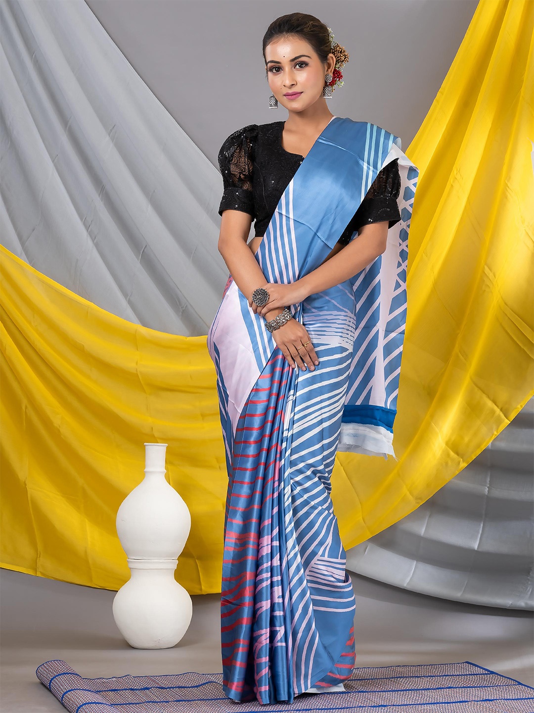 

MAHALASA Striped Printed Saree, Blue