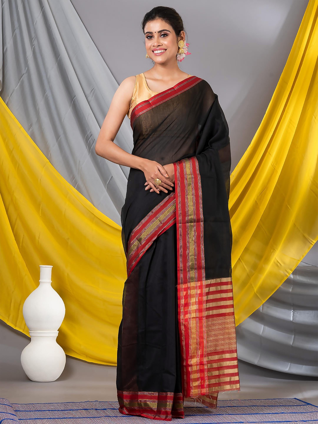 

MAHALASA Woven Design Zari Saree, Black